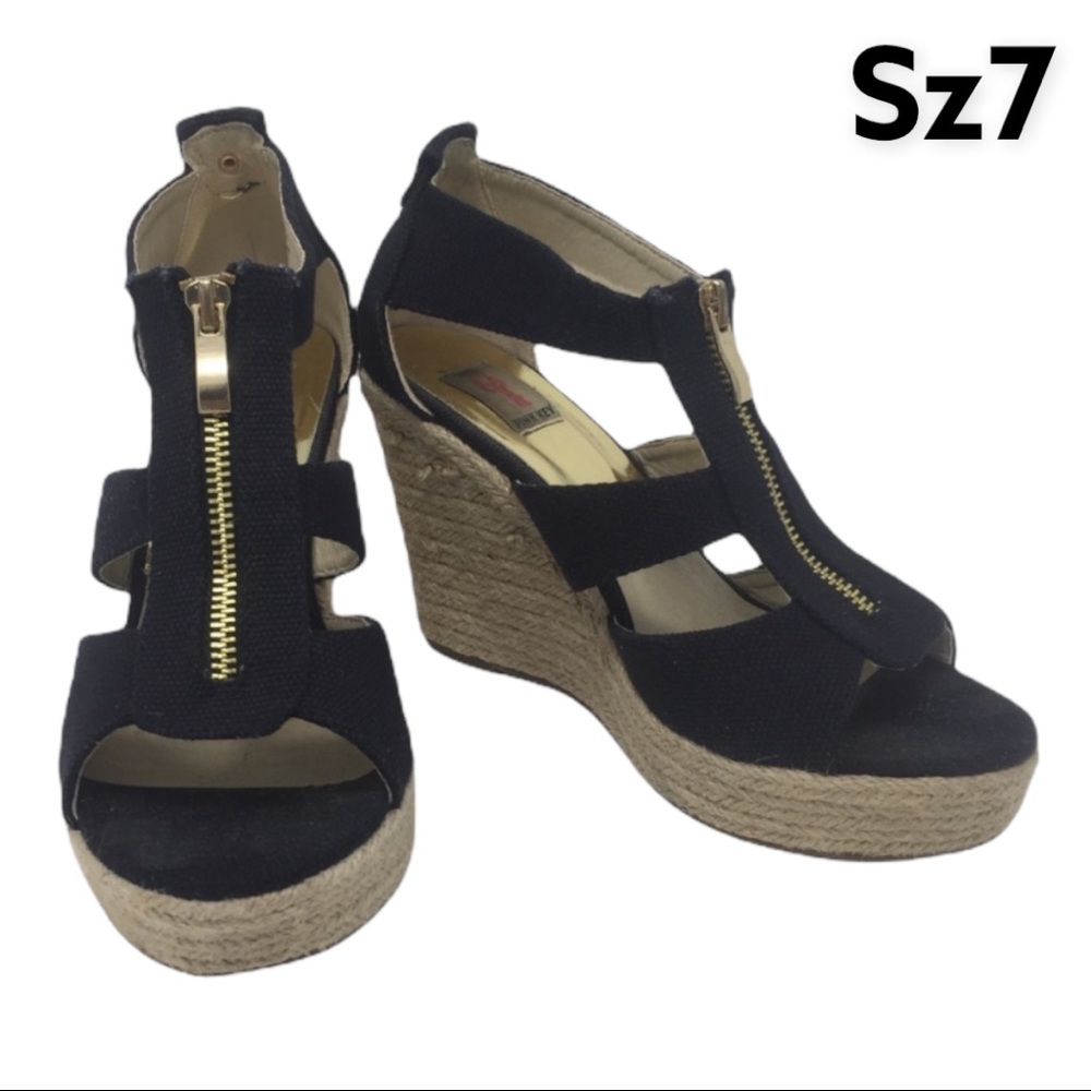 Women’s Sz 7 Pink Key Black Zip Wedges